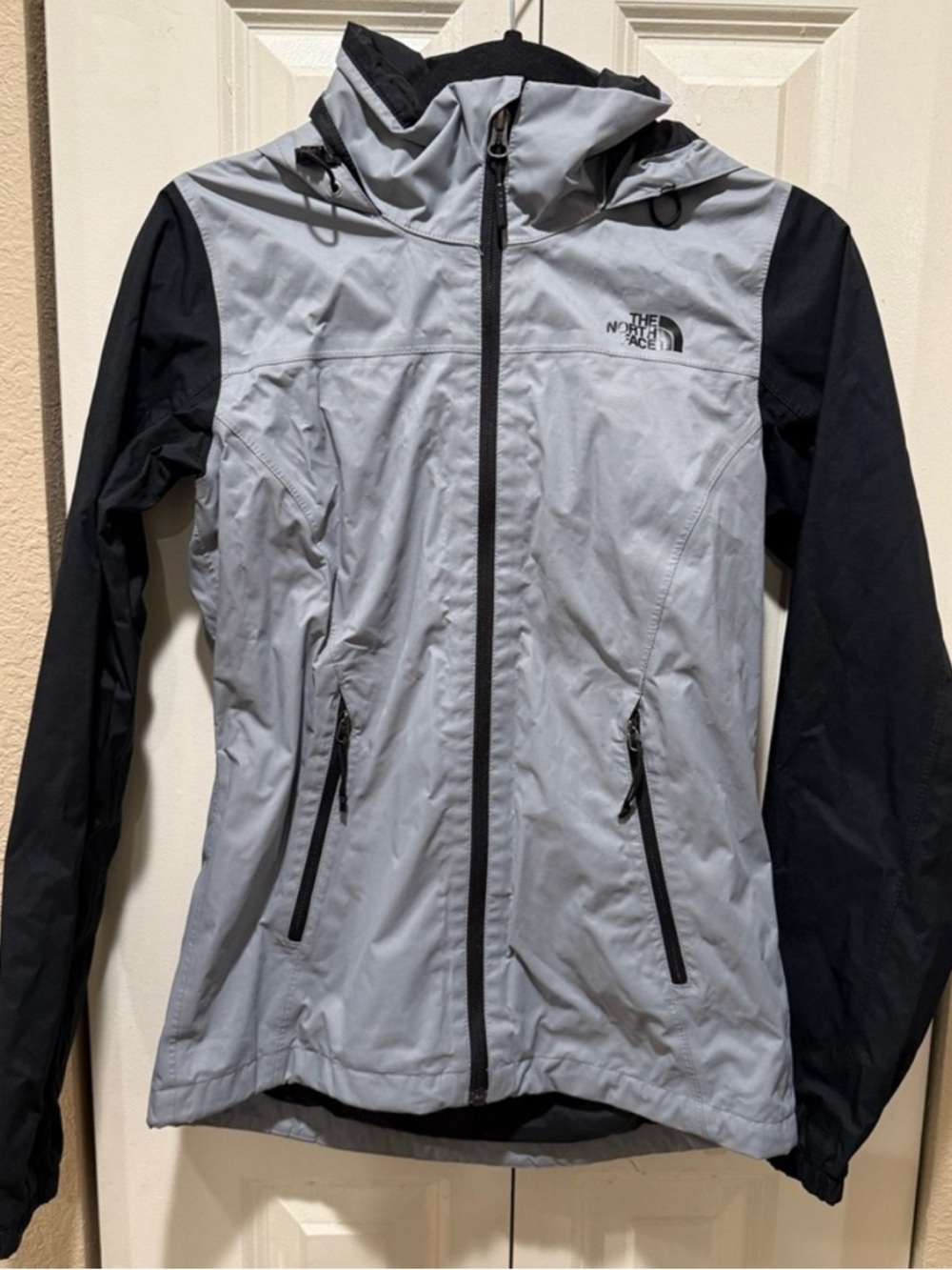 The North Face Women's Hooded Rain Jacket - Light Gray & Black